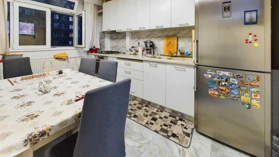 Apartament 3 camere luminos și renovat în zona Apusului - Poză 15