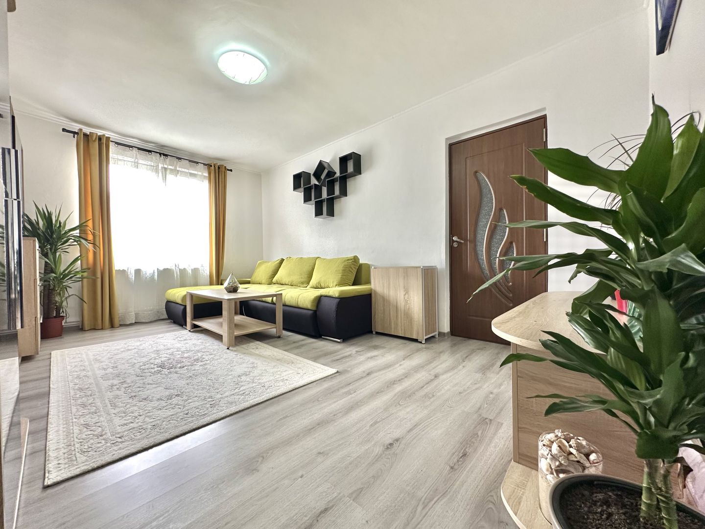 Vânzare apartament 3 camere mobilat,  parcare inclusă , Cartier Noua - Poză 5