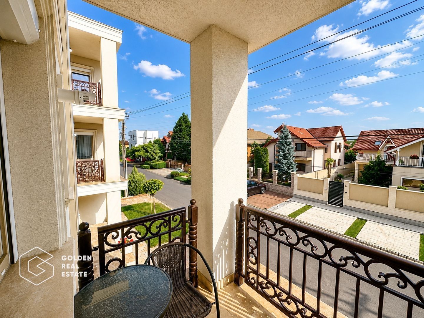 Apartament premium, zona Subcetate, 3 camere, 2 bai, loc parcare, sala, piscina - Poză 16