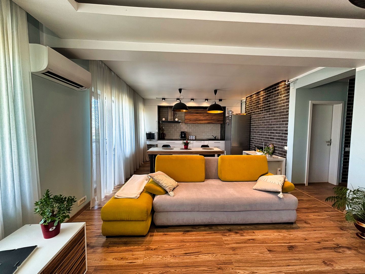 Living Generos și Locație Ideală - intrare Giroc - Poză 5