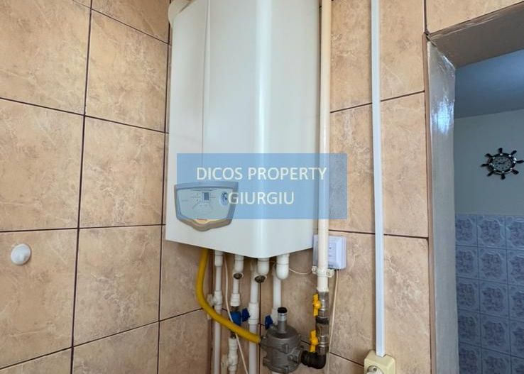 De Vânzare - Apartament 3 Camere, Strada Decebal - Poză 6