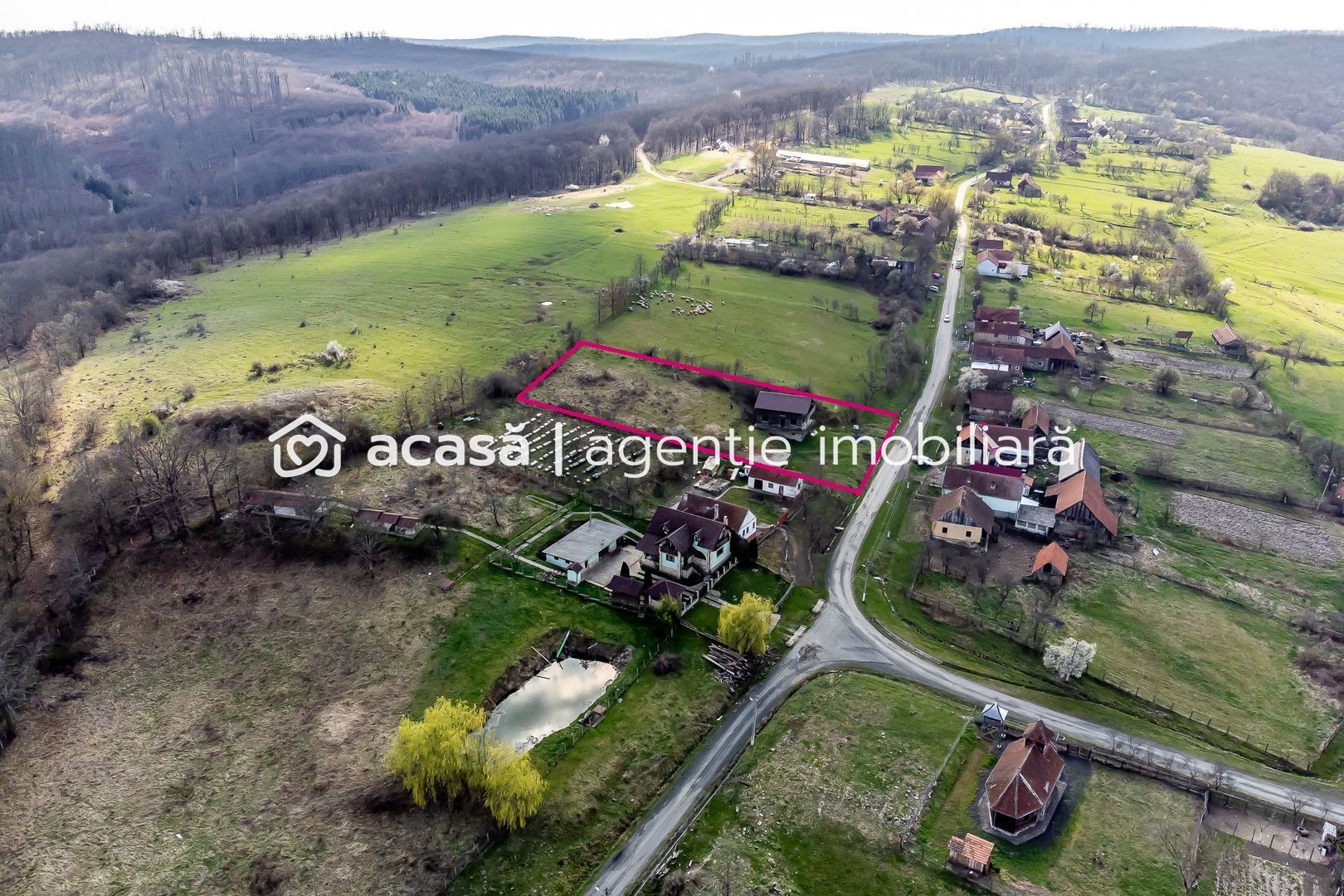 Cabană pe 3 niveluri - zonă spectaculoasă - Pătârș - COMISION 0% - Poză 1