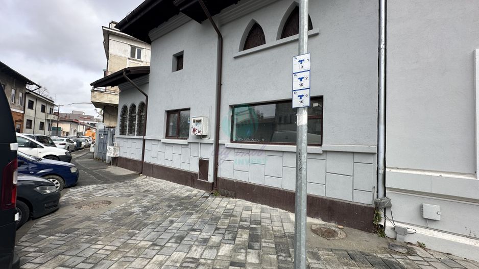 Casa boieresca in zona Dacia - Poză 1