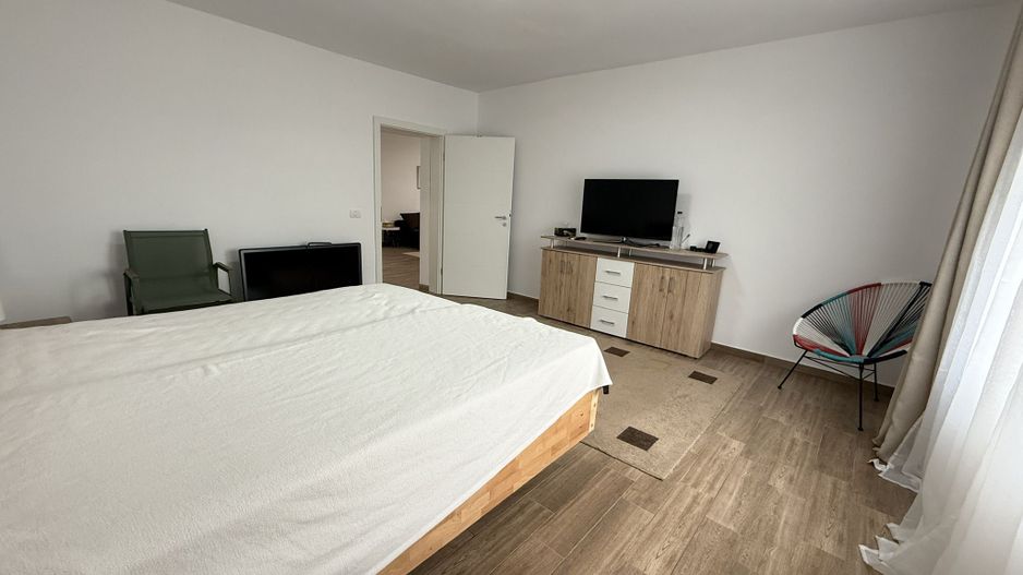 Giroc Central | Casă renovată complet | 4 camere | 2 bai - Poză 22