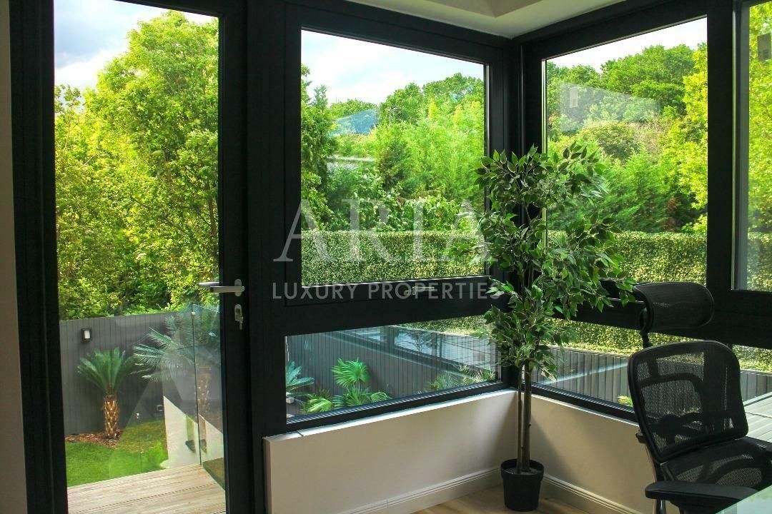 LUXURY APARTMENT WITH GARDEN - Poză 14