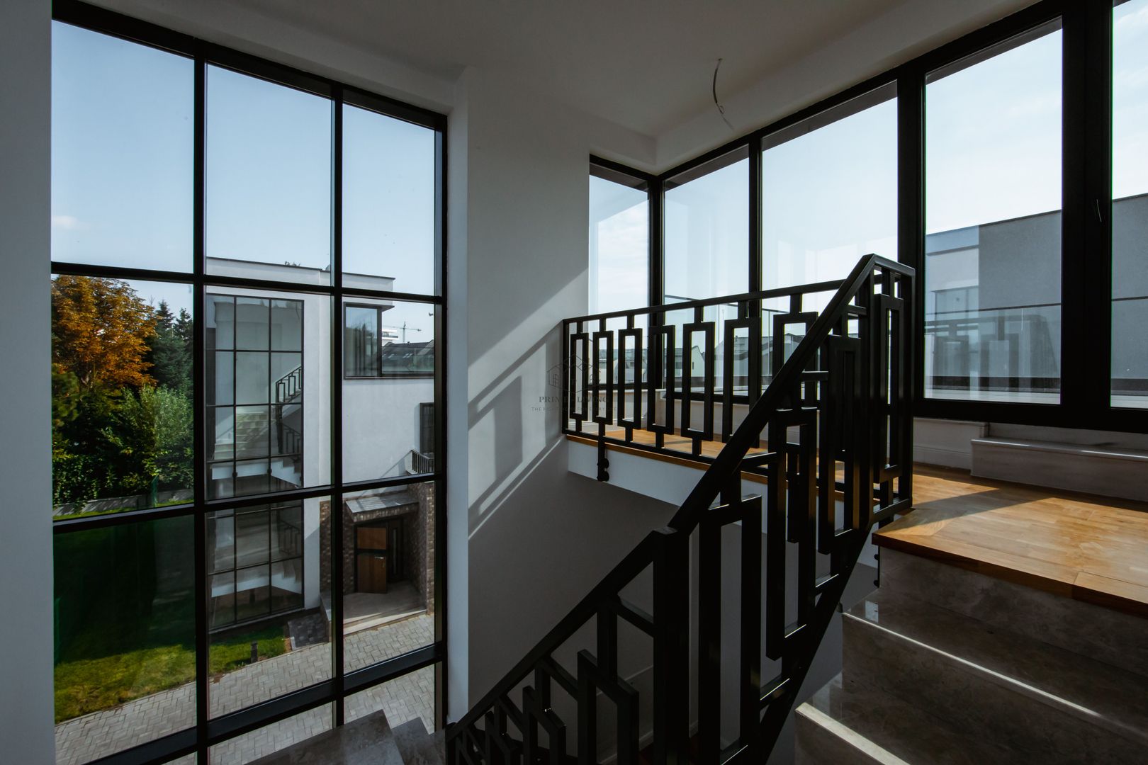 VILA SUPERBĂ CU 4 DORMITOAARE ȘI PISCINA LA INCHIRIERE - Poză 33