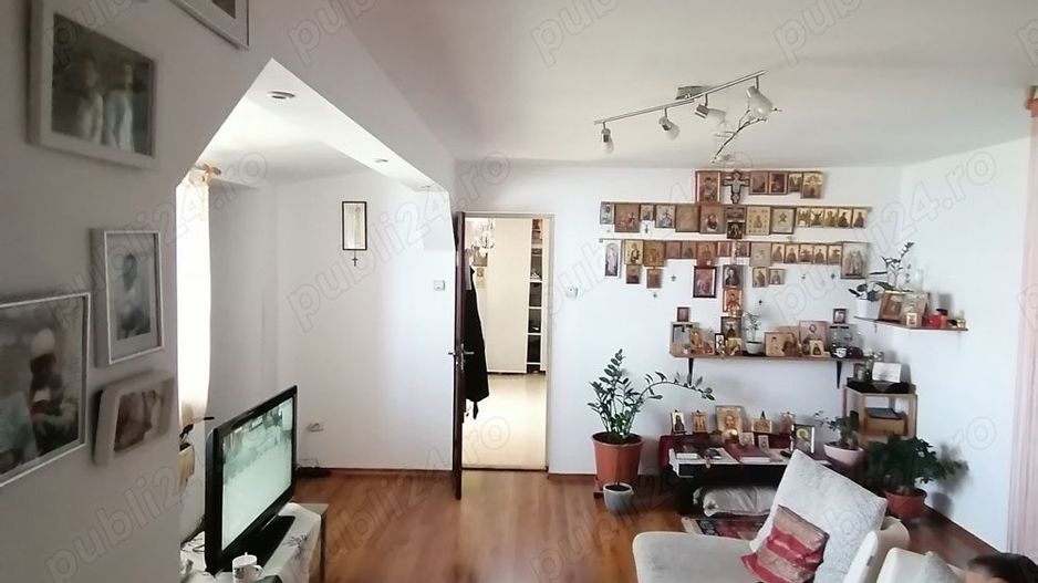 Casă la curte București sector 4 - Poză 1