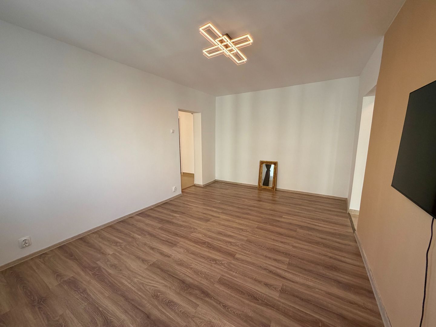 Apartament 2 camere cu vedere catre Lacul Plumbuita - Doamna Ghica - Poză 9
