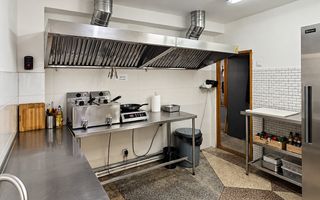 Spațiu comercial cu business activ în Orhei, ideal pentru investiție. - Poză 8