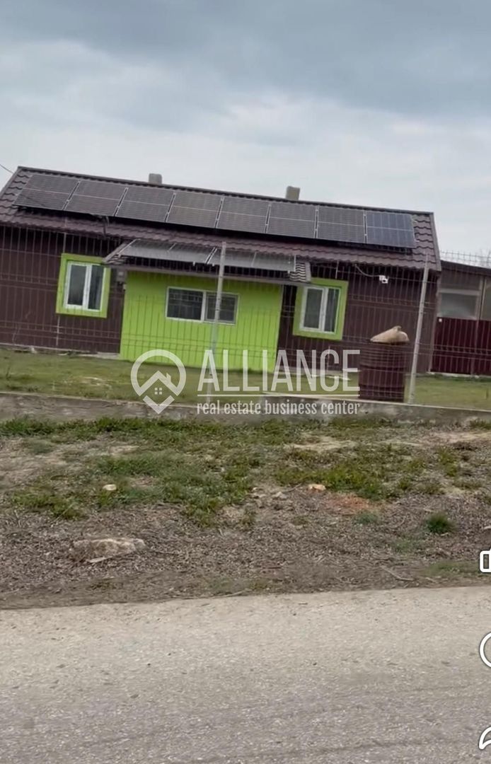 SAT CERCHEZU - Casa renovata complet si gradina - Poză 2