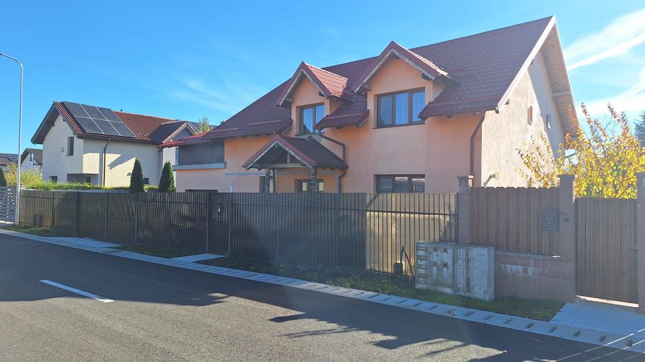Casa de vanzare in Sanpetru cu 650mp teren - Poză 10