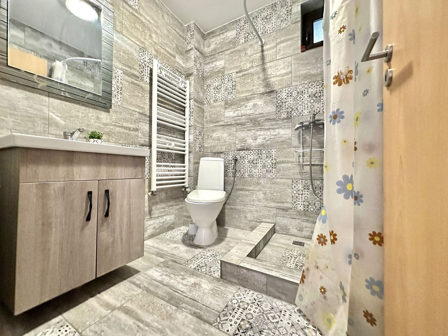 Casă de închiriat – Tohanu Nou, Str. Branului - Poză 9