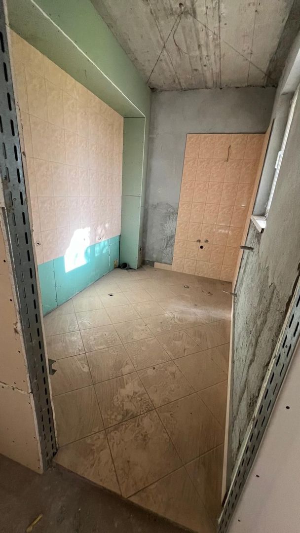 Casa la gri in Pipera  cu potential 1000 euro m2 - Poză 11