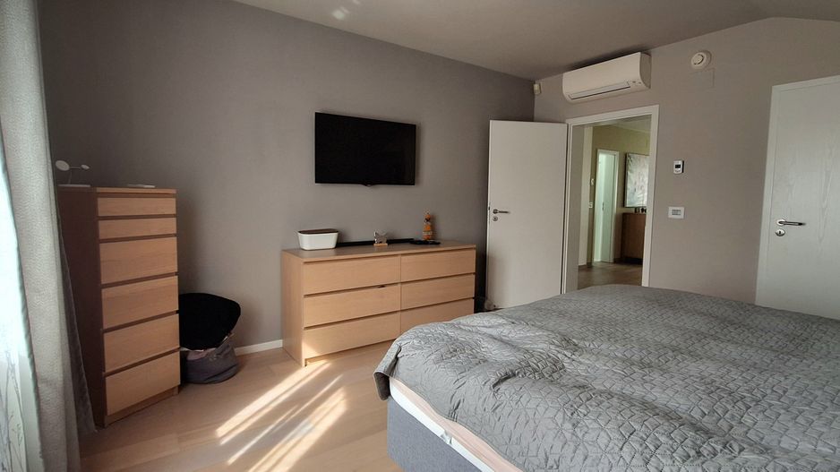 Casa eficienta energetic cu piscina in Giroc - Poză 29