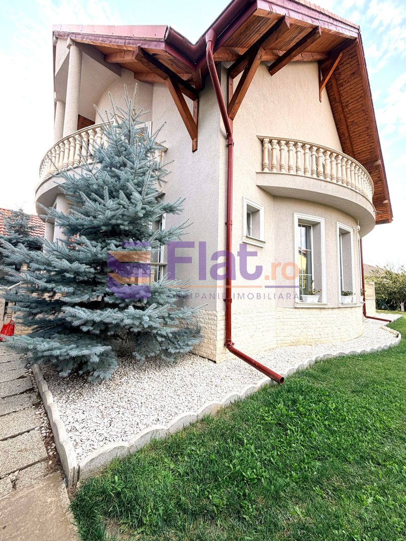 Casă spațioasă și elegantă cu teren  – Sânpetru - Poză 3