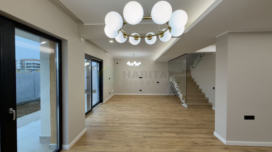 Vila individuala 5 camere Tunari 1 Decembrie - Poză 2