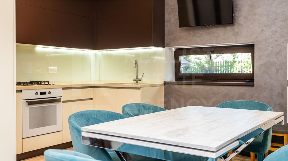 Vânzare, casă, 3 nivele, 4 camere, strada Schinoasa, com. Bacioi - Poză 6