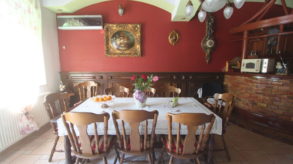 Casă / Vilă cu 8 camere de vânzare în zona Semicentral - Poză 12