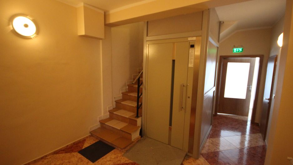 Vila  destinatie camin batrani - Poză 46