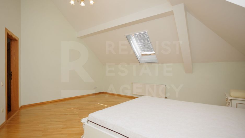 Chirie, casă, 6 camere, Strada Trifan Baltă, Centru - Poză 22