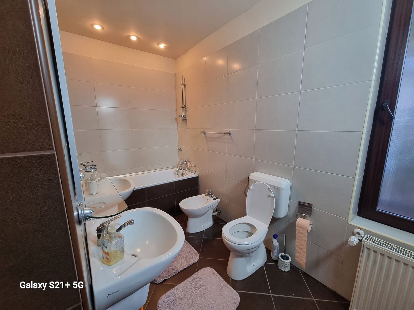 Vilă cu 4 camere de închiriat în zona Braytim cu piscina - Poză 8