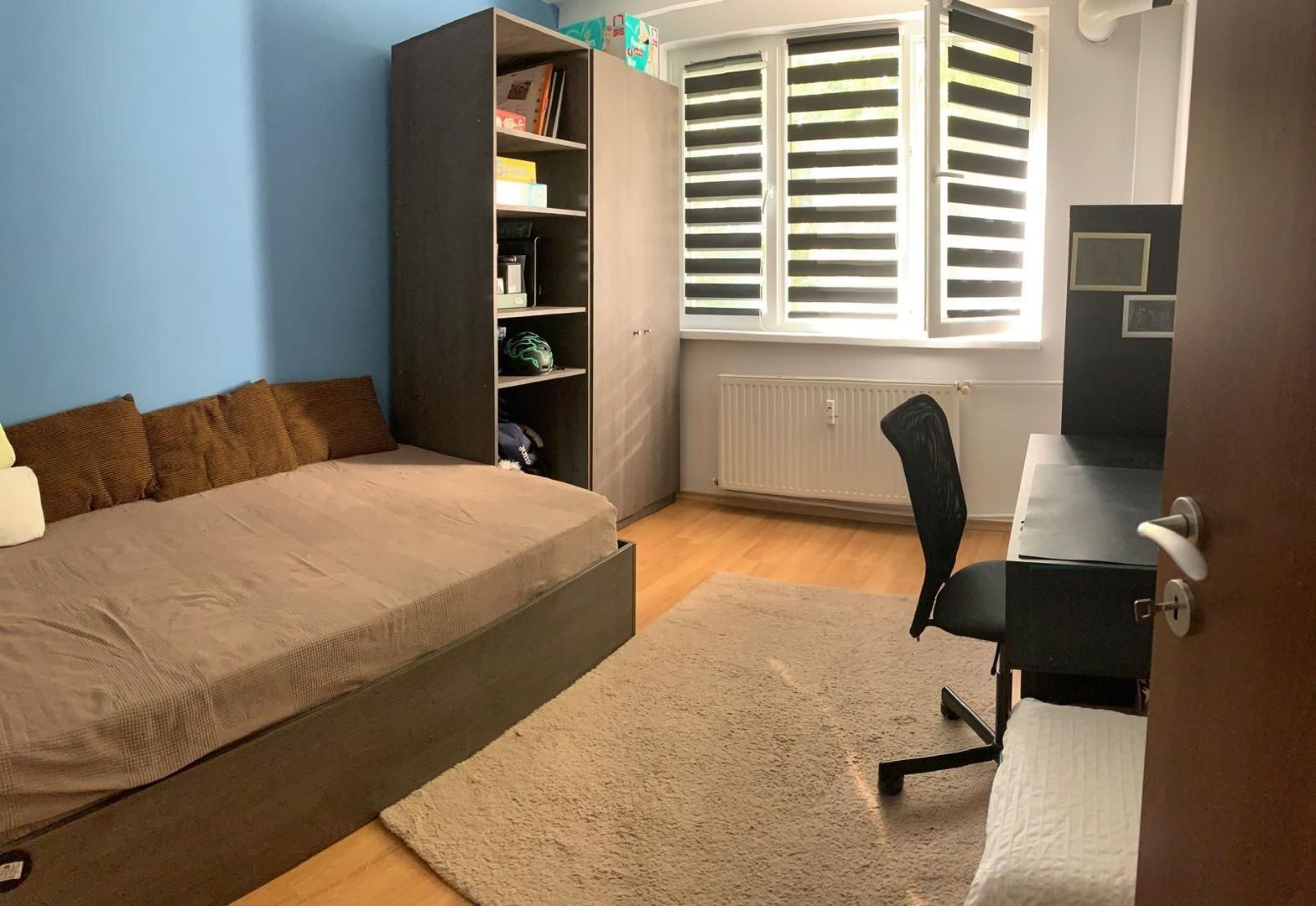 Vând apartament 4 camere - Poză 3