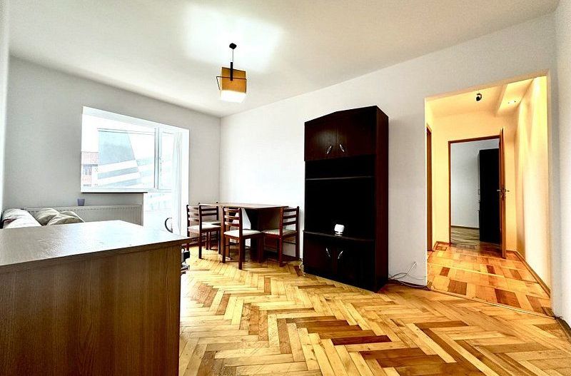 Apartament cu 3 camere de vânzare - Poză 6
