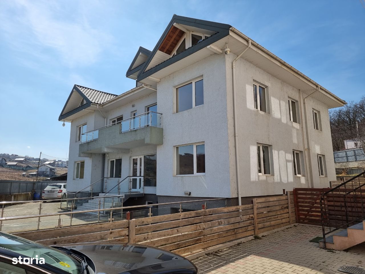 Chirie sau Vânzare - Vila Mare 3 Apartamente + Buncăr – Privat Afacere - Poză 1