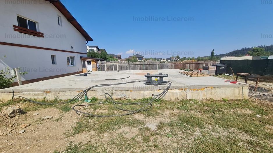 Proprietate in Cristian cu trei constructii+o fundatie,450000euro - Poză 7