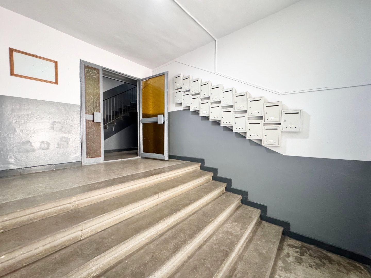 REZERVAT! Apartament decomandat, etaj 1 cu balcon, Calea Iuliu Maniu. - Poză 9