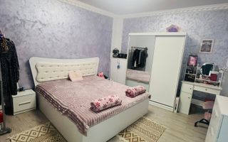 Apartament cu 2 camere la curte comuna , zona centrala - Poză 1