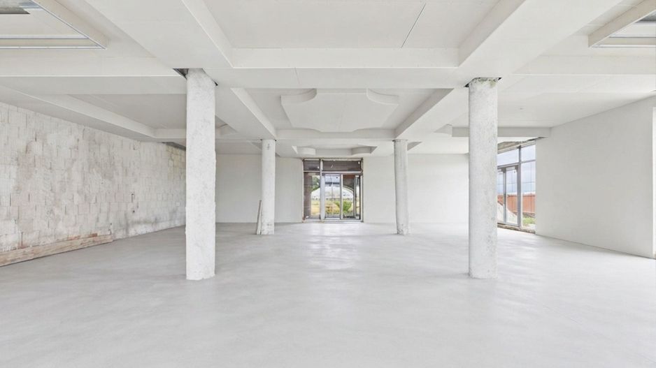 Clădire 850 mp, Czaran Gyula, 8 parcări - Poză 7