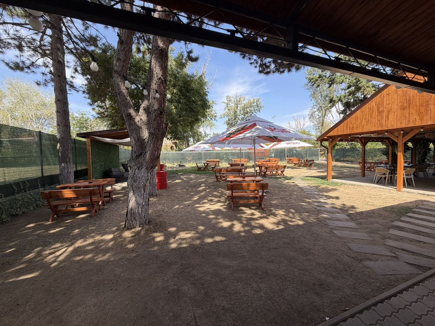 Afacere la cheie pe Strandul Neptun: restaurant, terasa, sala de evenimente - Poză 9