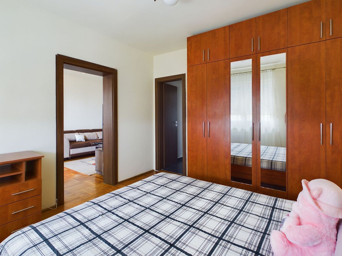 Apartament cu 2 camere renovat modern în Grădiște - Poză 7