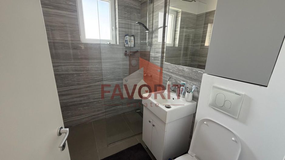 Mobilat si utilat. Pozitie excelenta. Loc de parcare - Poză 8