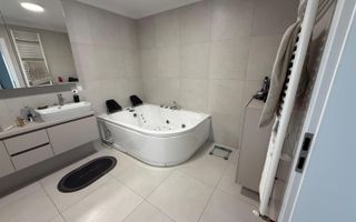 Apartament bloc NOU,4 camere,3 bai,2 terase,parcare privată - Poză 15