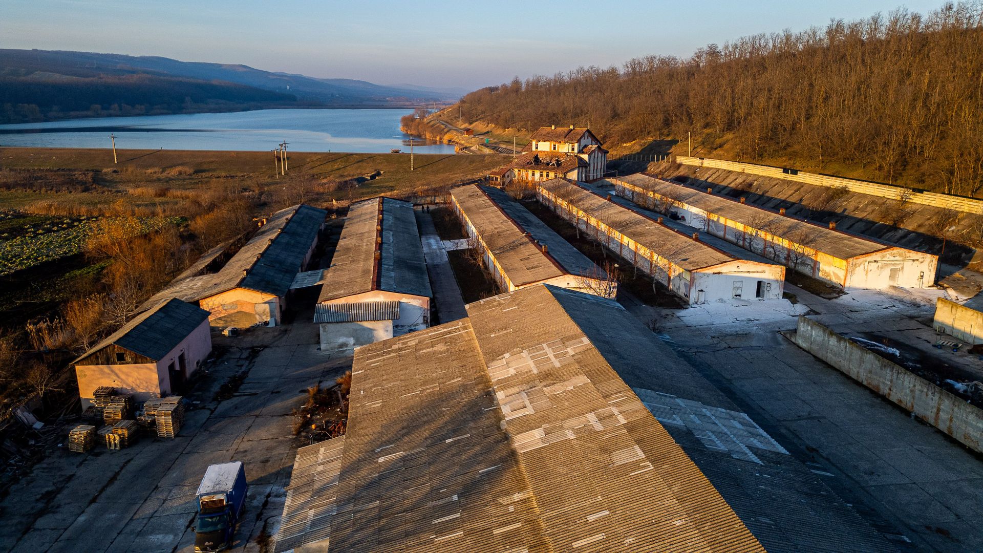 Fosta Ferma a Partidului de la Horgesti - de vanzare - Poză 8