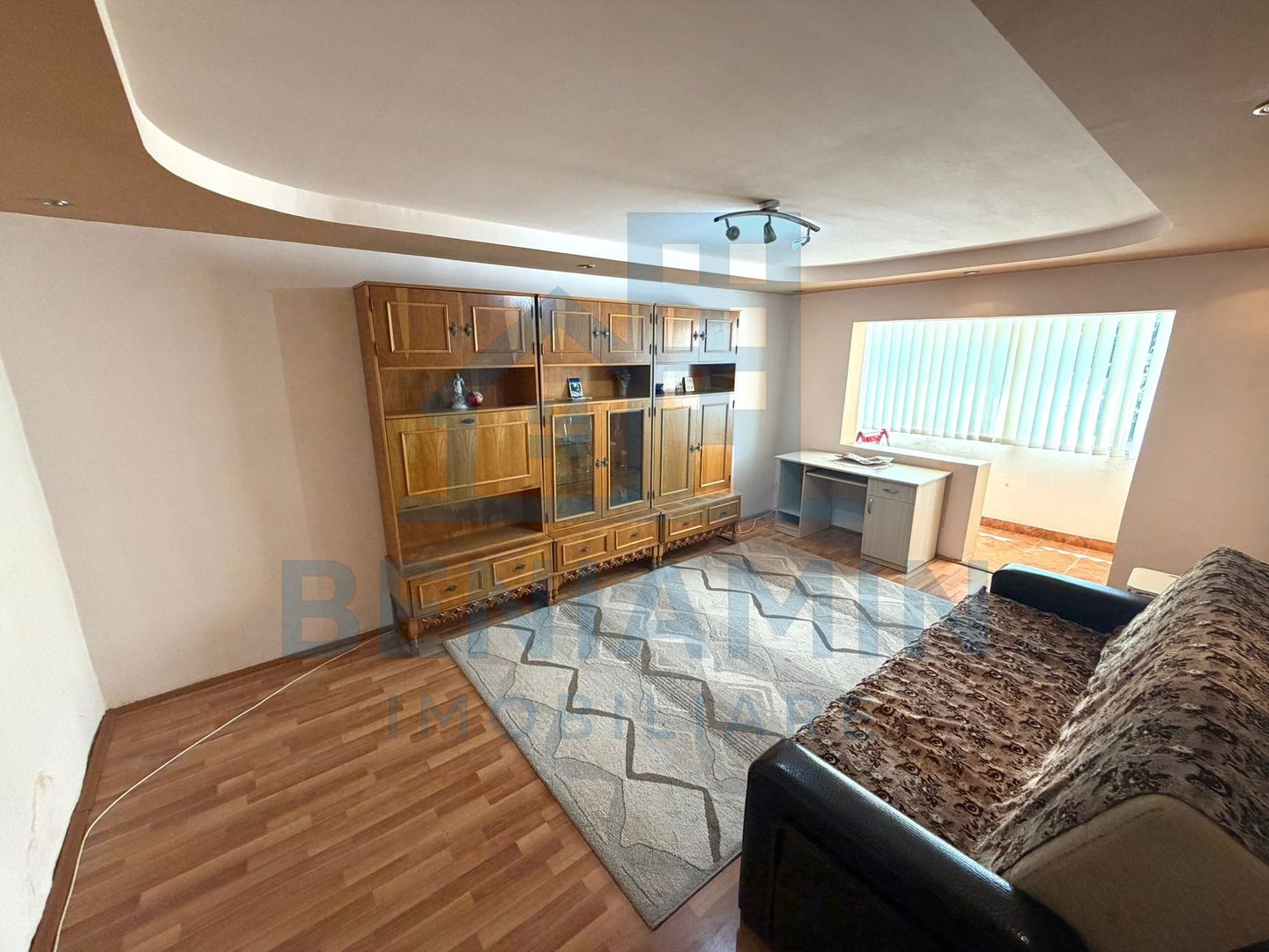 3 camere decomandat etaj 3 Bigul Nou -centrala -72mp - Poză 1
