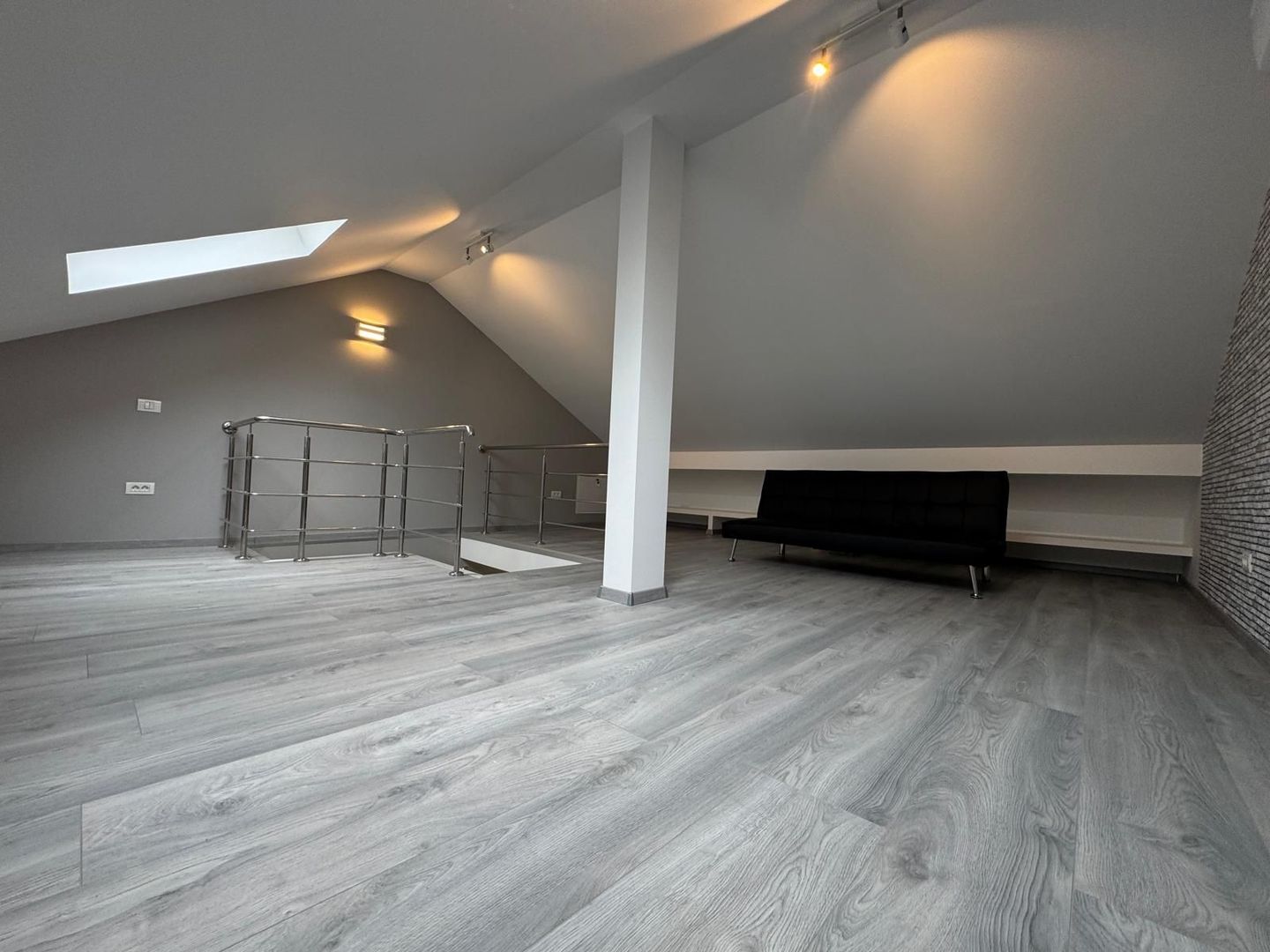 Vila noua cu mansarda Cosmopolis - Poză 12