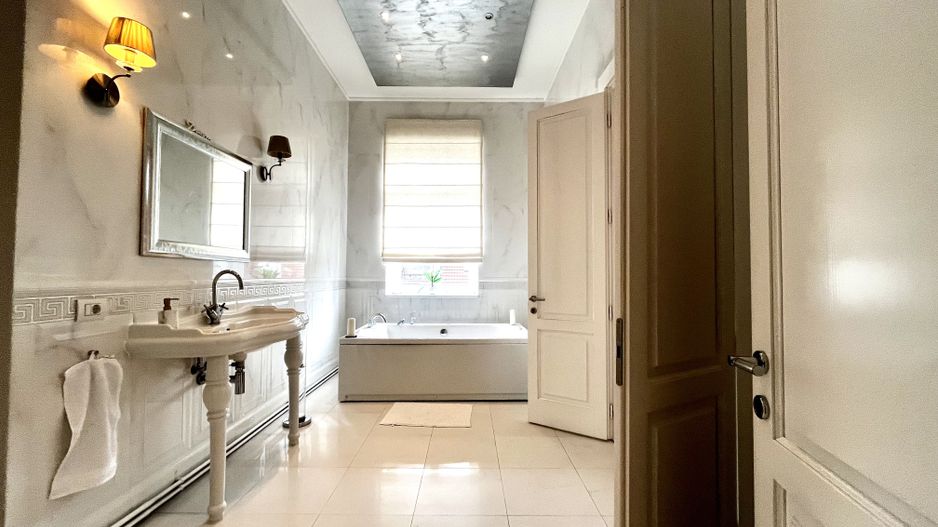 Apartament 3 camere, elegant si spațios, lângă parc, zona Centrala - Poză 13