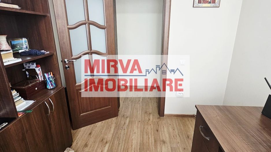 Vilă spațioasă Strejnicu S+P+1E+M, 8 camere, garaj, teren 595 mp - Poză 43