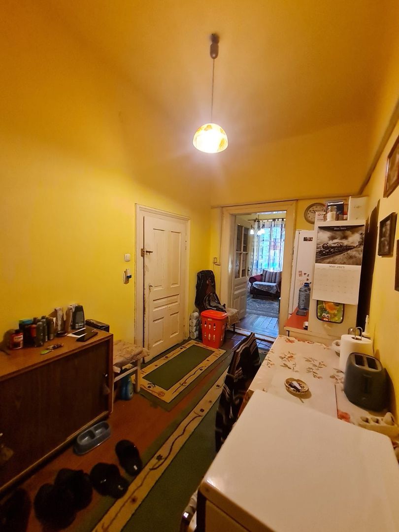 Apartament 2 camere,curte comuna/4 proprietari - Poză 19