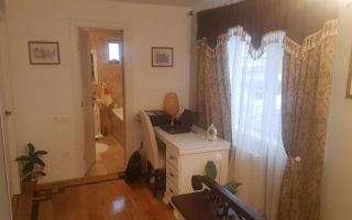 Casa cocheta zona Lupeni - Poză 5