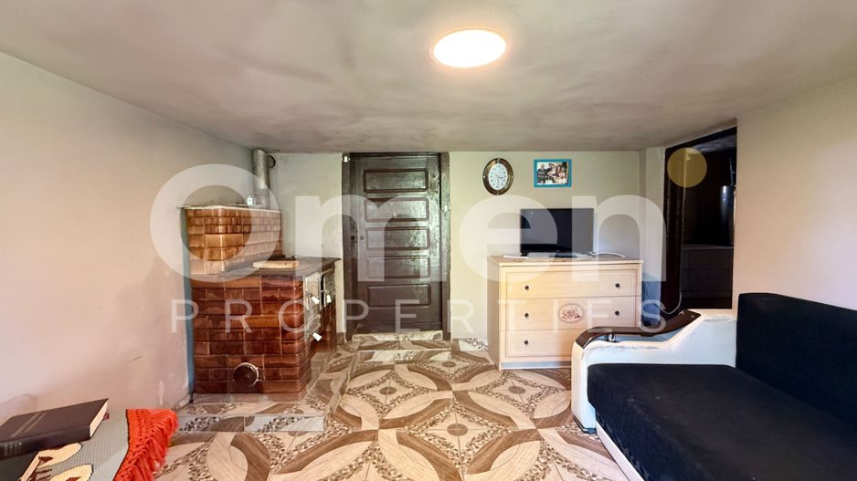 Casă la țară cu șură și grajd, în Vălenii Lăpușului – priveliște panoramică - Poză 10