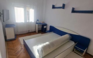 Proprietar inchitiez apartament cu 2 camere - Poză 3