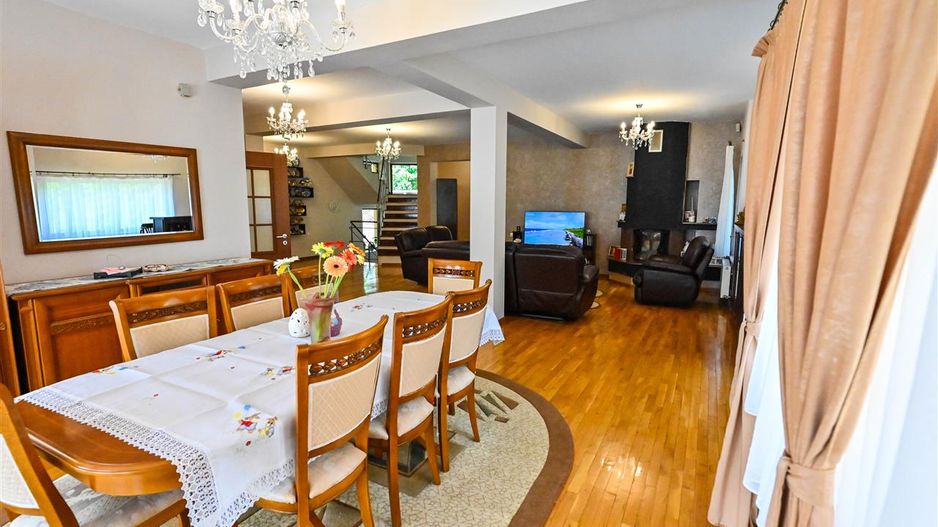 Vila cu 1.500 mp teren, gradina amenajata, linistita zonare,  Halchiu, Brasov - Poză 40