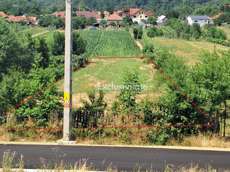 TEREN INTRAVILAN POLOVRAGI - Poză 3