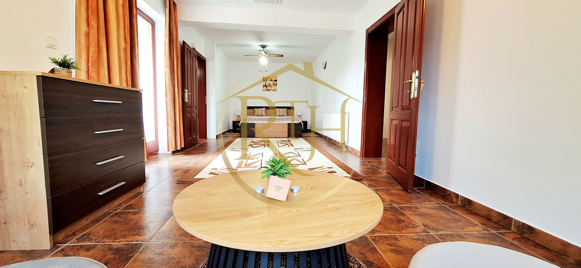 Oferim spre inchiriere, casa deosebi cu 4 camere,2 garaje,zona Soarelui-Braytim - Poză 12