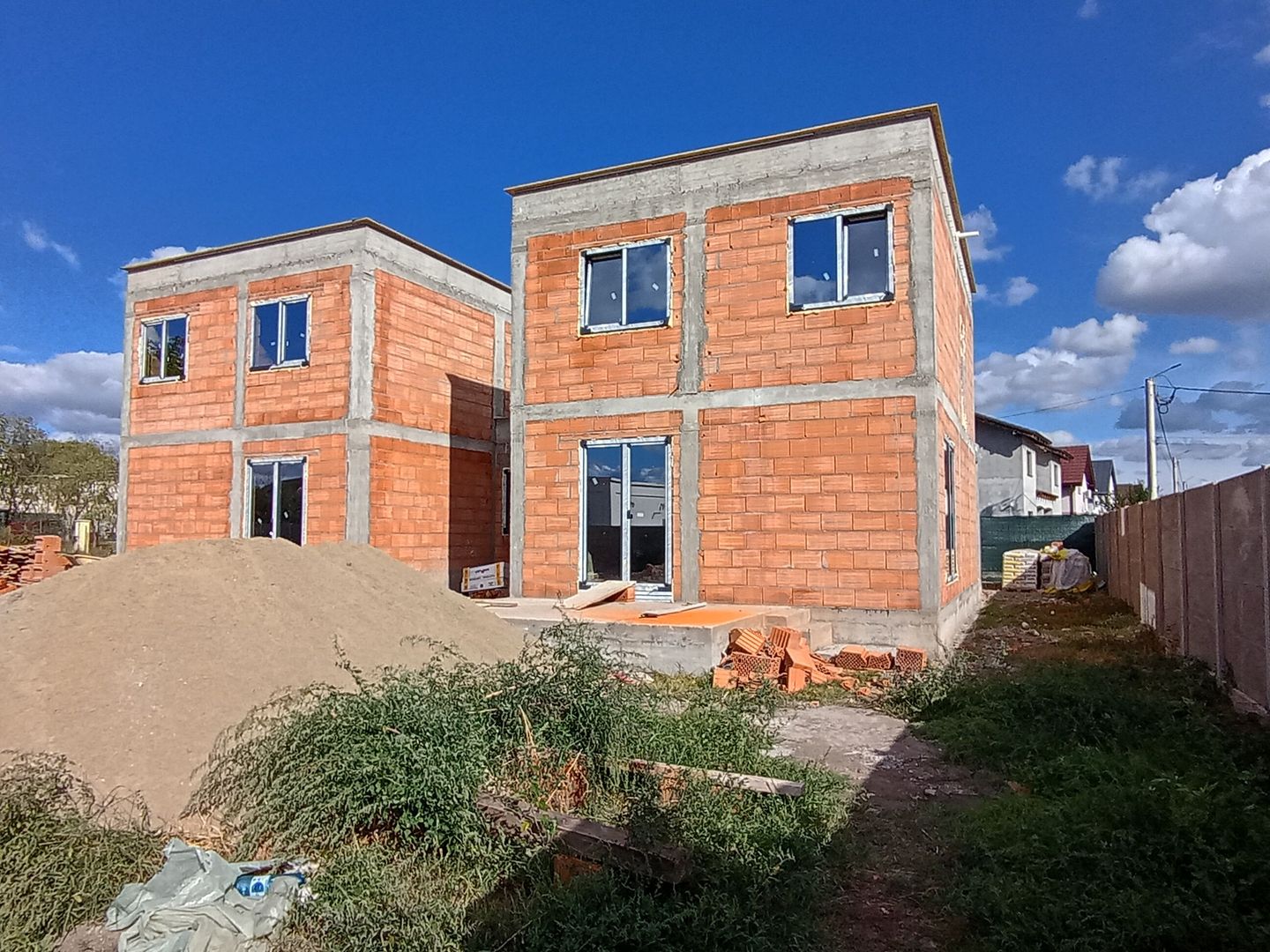 Sanandrei Duplex cu Perete Dublu, Proiect Modern - Poză 4