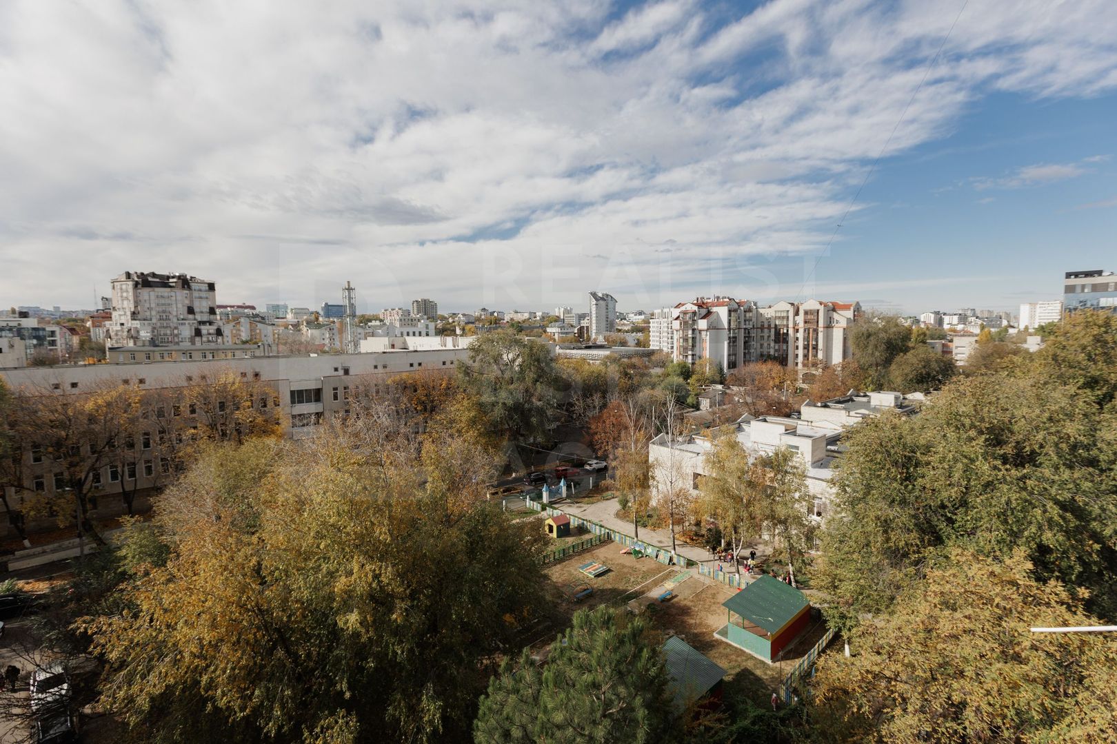 Apartament cu 4 camere spre vânzare, strada Romană, Centru - Poză 9